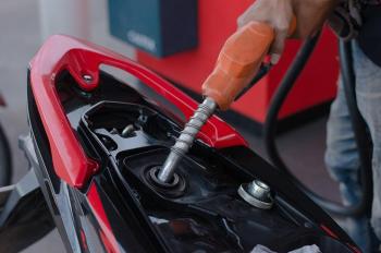Bensin Mahal, Worth It Pakai Pertamax? Strategi Hemat Bersama Astra Motor Natar